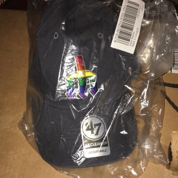 Seattle Mariners Baseball Hat NWT 🌈 PRIDE - Picture 3 of 3
